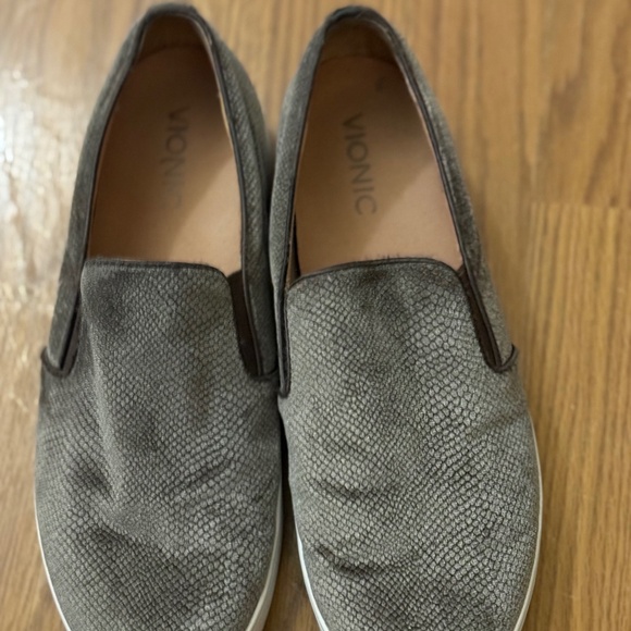 Vionic Slip On Tennis Shoes - Picture 1 of 4